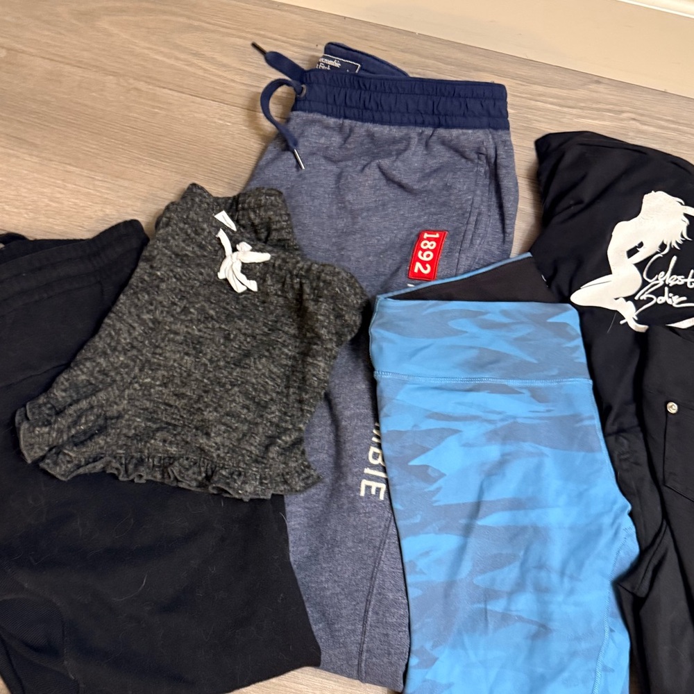 Abercrombie & Fitch jogger & workout leggings and active wear 10 items included.